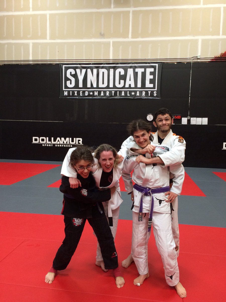 SerenaSouthpaw's tweet photo. Katie came to train w/ us & did #mma class & #bjj class led by @AlexandreKpitao then lunch @CafeZupas #fighterfriends #TheVoid https://t.co/UAJKmxClV7