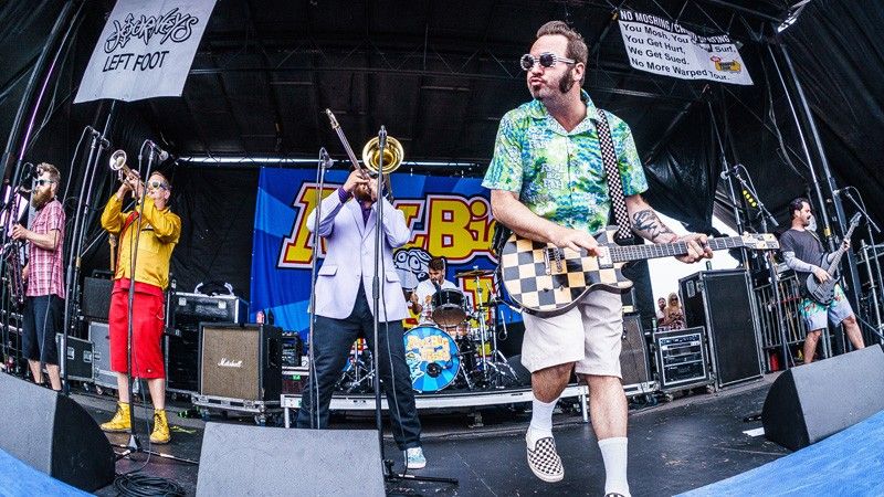 VansWarpedTour's tweet photo. WARPED REWIND :: do you miss skanking to @reelbigfish? we got you - they'll be out with us at @warpedrewind! 

🛳: https://t.co/IqZcdEf2v3 https://t.co/GDlZpgvdlQ