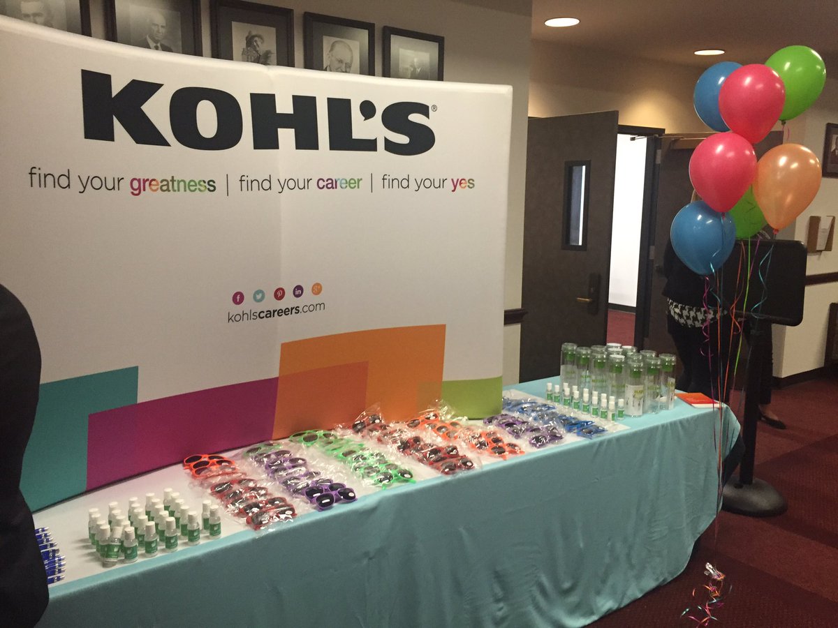 jaimeeraver's tweet photo. Great setup here at #FMCF17 @txst @KohlsCampus #lifeatkohls https://t.co/94kHEEtM0L