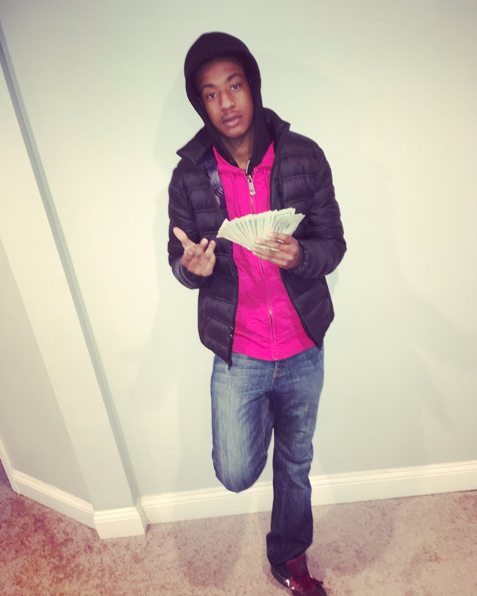 _Rodx2's tweet photo. , Every chance I get Imma shineโจon niggas๐ฏ๐ธ#FreeLarryB๐ฏ๐ฏ https://t.co/WbUlwKx1sO