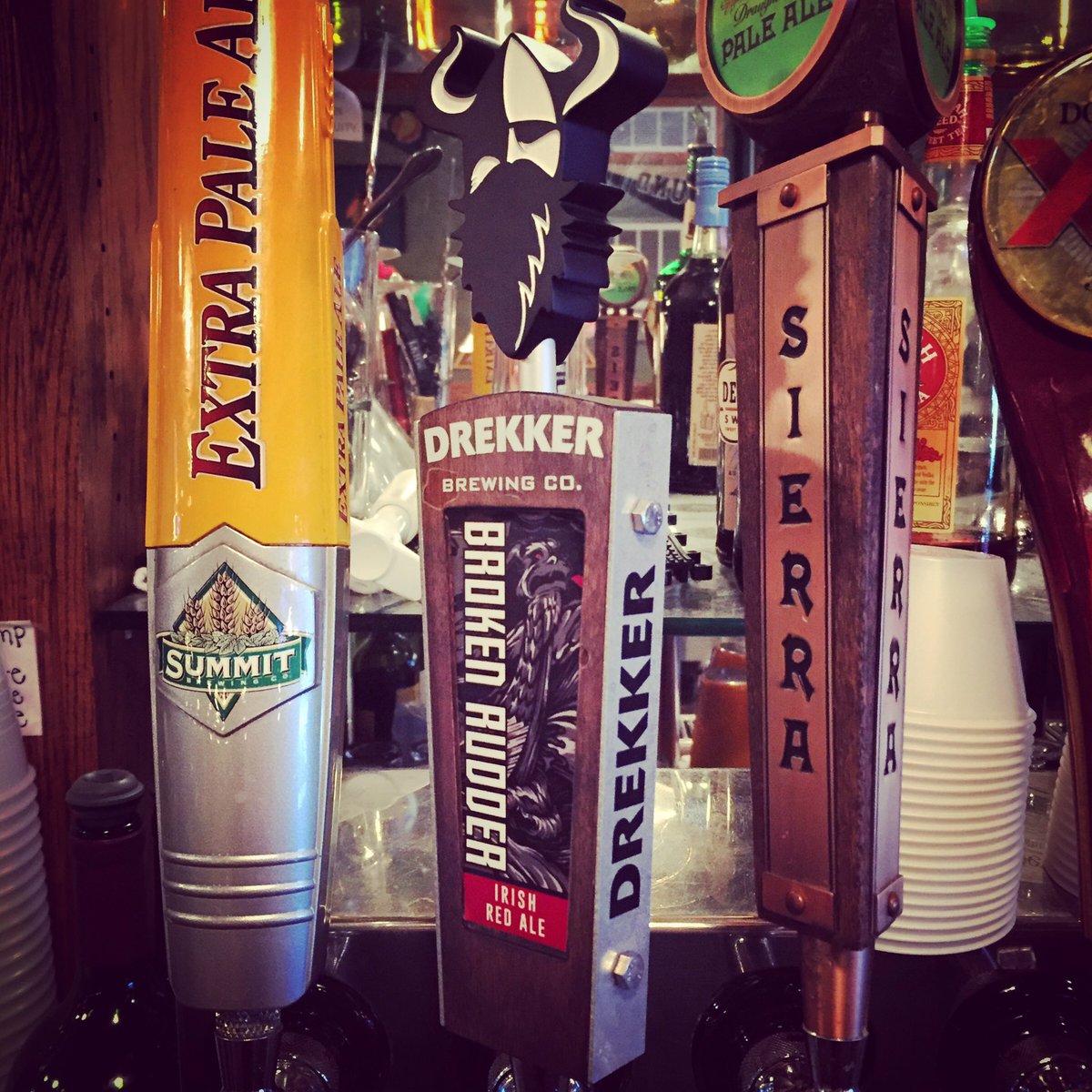BonzersPub's tweet photo. @DrekkerBrewing Broken Rudder now flowing at the local Tavern of Love. Come one come all! #CornOn https://t.co/zSCxqQRdWG