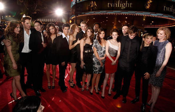 robsforks's tweet photo. Saudades desse cast único, lindo, maravilhoso e eterno. Amo muito. #TwilightCast 💗 https://t.co/2PKjAScYKh