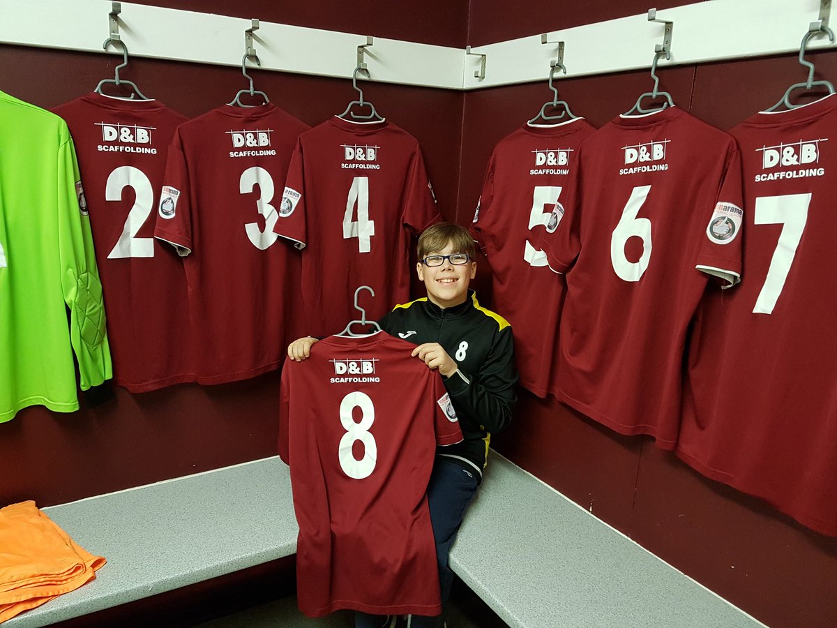 briancjeeves's tweet photo. Great to take my son to @OfficialClarets tonight while I spoke to @rod_stringer #ChrisBush &amp; #ChrisDickson ahead of @tranmererovers #Clarets https://t.co/bUHKEjksB3