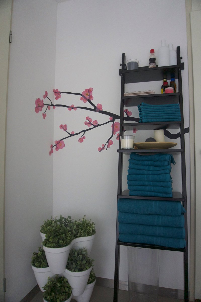 Na een paar uur stoeien; website online! downtoearthshiatsu.nl. Tijd om te gaan kneden :-)