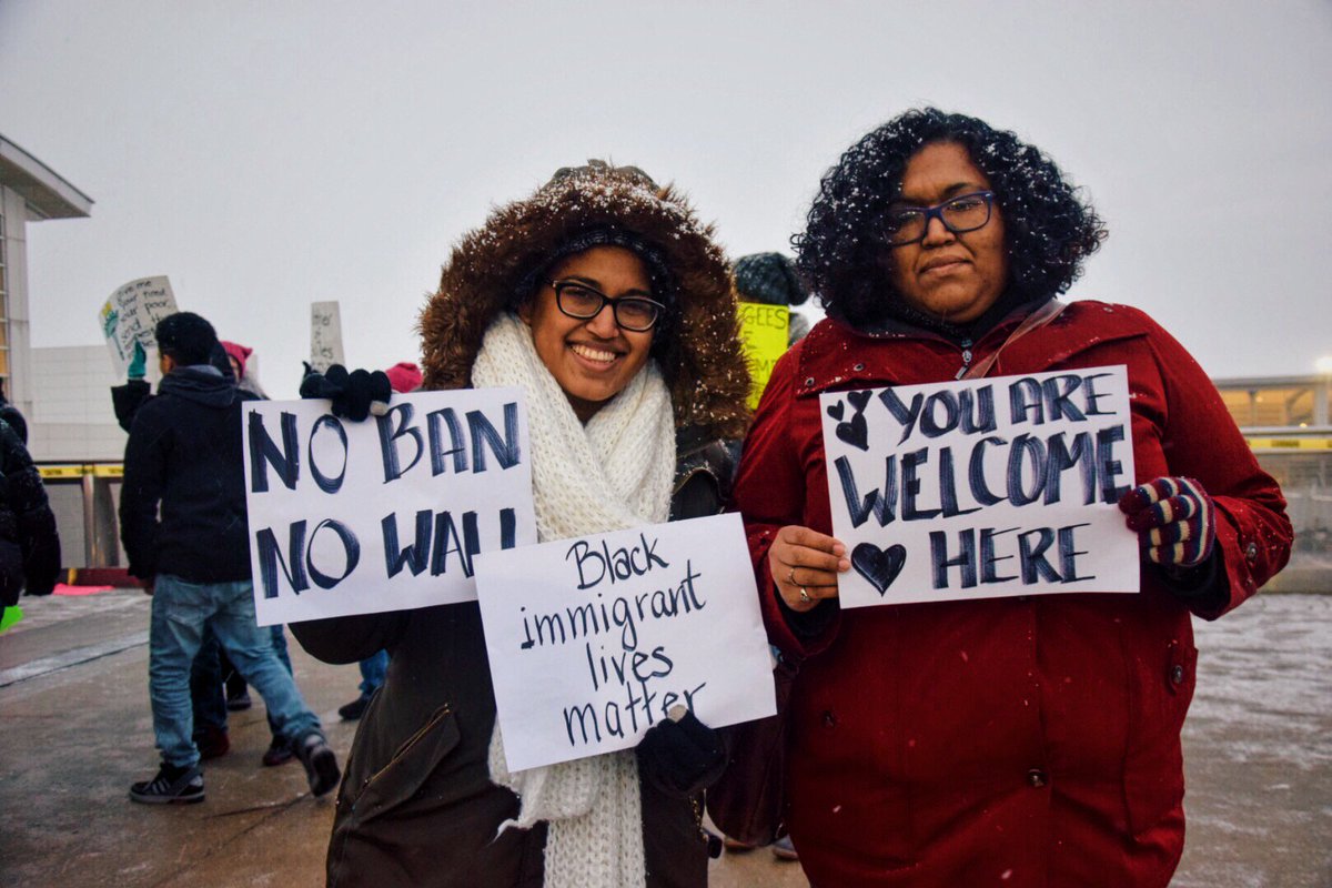 chscommunicator's tweet photo. Protest Against #muslimban at Detroit Metro Airport https://t.co/AlWn4rf6oQ https://t.co/6VSqkDFWtg