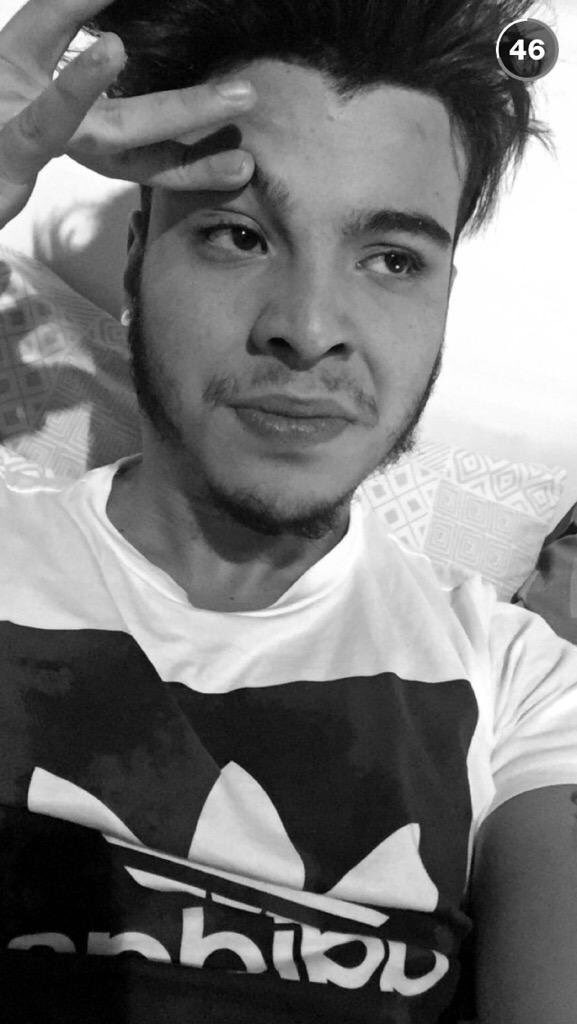 asylxum's tweet photo. Así me pongo cuando nada más le dan like al tweet y no rt 

#KCAEstrellaLatina 
#SebastiánVillalobos https://t.co/ggCXAIh7aA