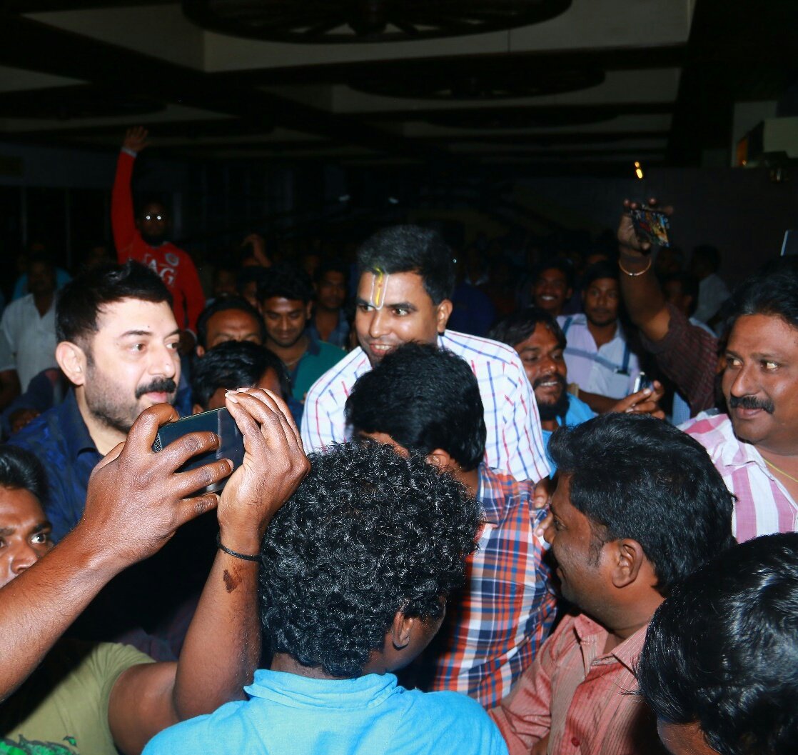 Aanmaithavarel's tweet photo. #Bogan #Aathithya @thearvindswami Visited  Woodlands Theater YesterDay ! https://t.co/aSQoZRpeX0