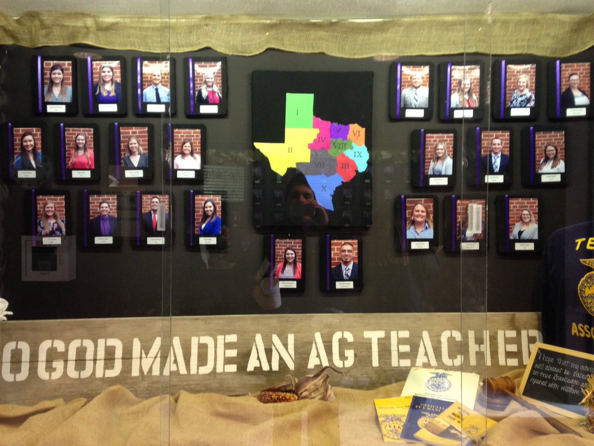 prestoncknguru's tweet photo. Our Tarleton Clinical Teaching board looks amazing! We did a wonderful job! 💜 #Tarleton17 #TSU17 #AgEducation #TSU #TarletonState #FFA https://t.co/WlAoiyvBp3