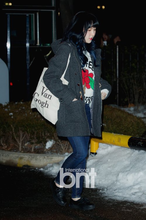 Namjoossi's tweet photo. [PRESS] 170203 RED VELVET on the way to Music Bank Rehearsal

WENDY (2) https://t.co/g3qaxXVd0i