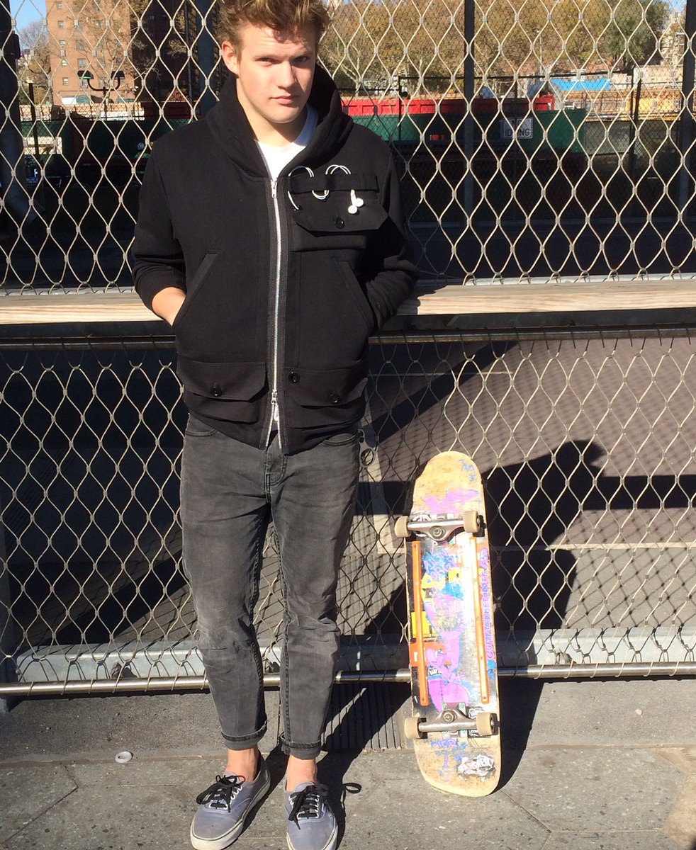 coming to kickstarter, hoodie that stores your mobile devices, with additional new features for iphone7. bit.ly/2ehAdjU  #iphone