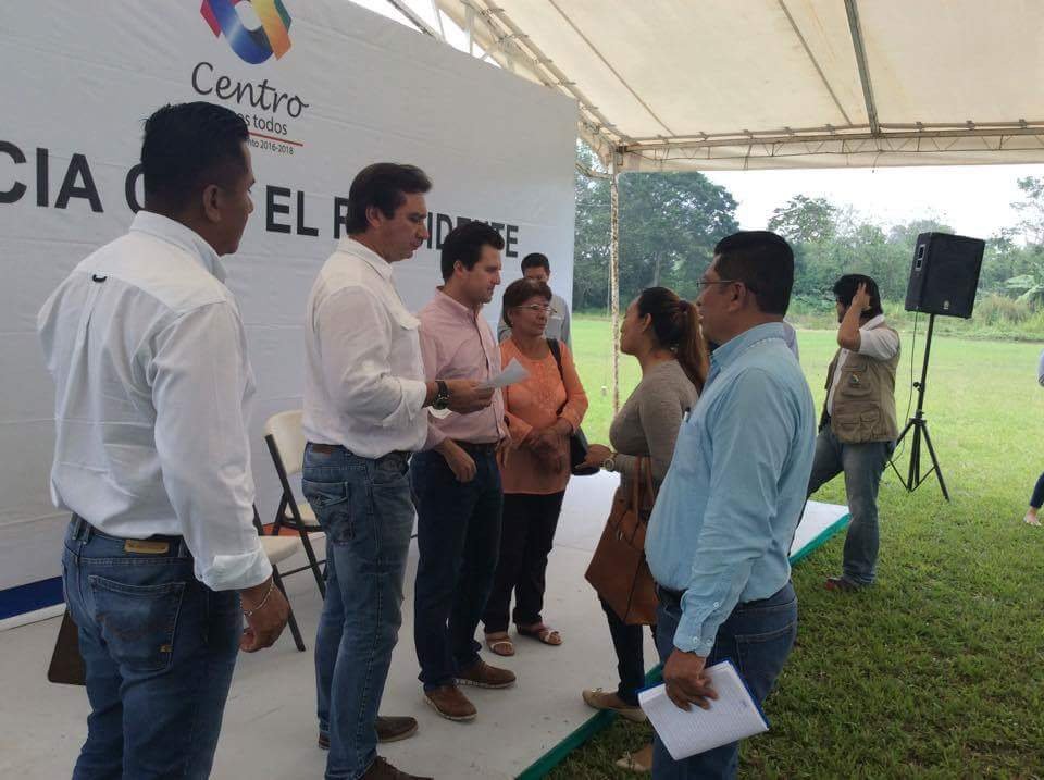 victorgbaeza's tweet photo. Para que un gobierno tenga éxito en su gestión, es indispensable mantenerse cerca de los ciudadanos @gerardogaudiano, @OficialCentro https://t.co/n3xJqlWQIc