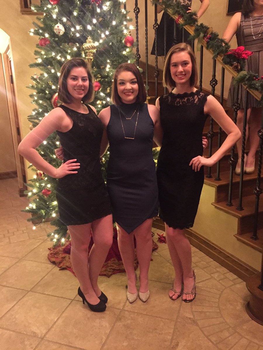 lmay_2018's tweet photo. Happy 18th birthday Emily!! 💕 https://t.co/n8b1u5MgRx