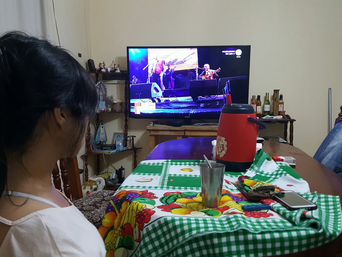4CeleM1's tweet photo. Mirando el Yokavil Santa Maria, orgullo Catamarqueño!! #FestivalPais17 https://t.co/YkU8sM9x3H