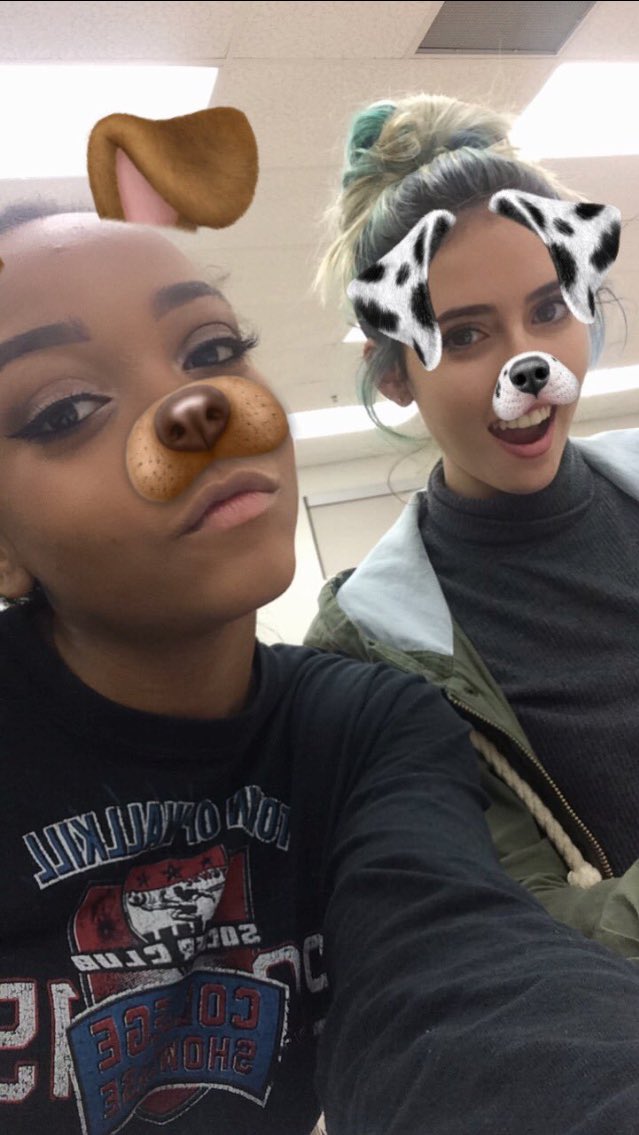 oliviakingr's tweet photo. Happy birthday Kyraa love you❤❤ @kyraabarton https://t.co/t0OLWi7J9K