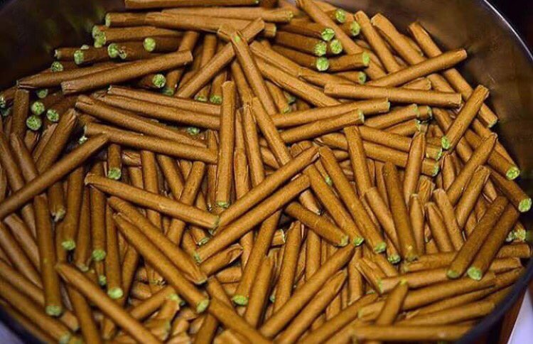 weednsnacks's tweet photo. RT this if you need a blunt right about now https://t.co/bFzNdBvLNJ