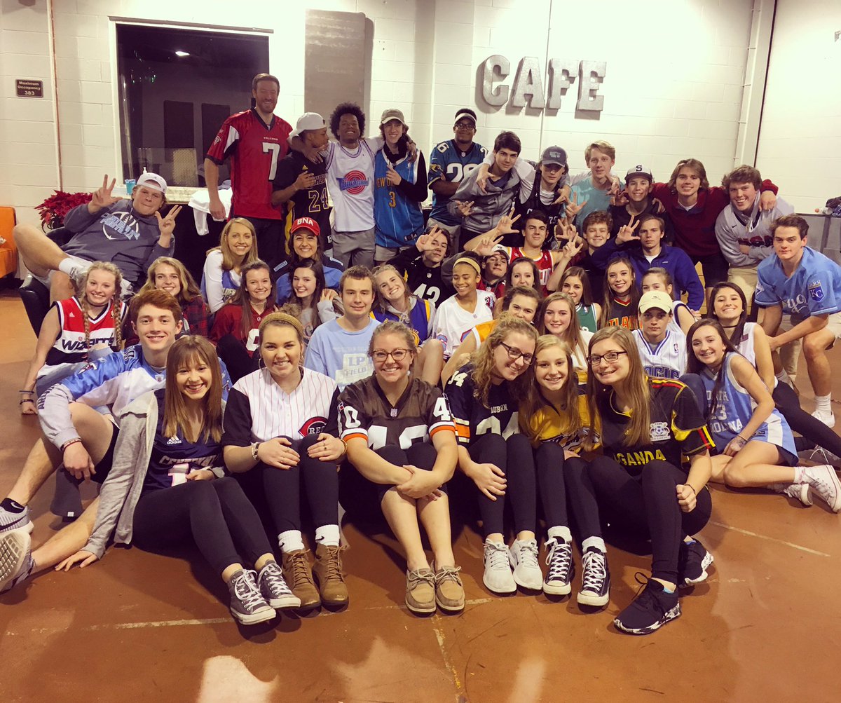 Centennial_YL's tweet photo. Great turnout for Jersey Club!! 🎽🏈🏆 #Superbowl #jerseyclub #younglife https://t.co/IXJNZUYoE3
