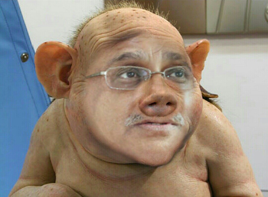 themah_manjong's tweet photo. tak sedar diri, baru dapat PR neg asing, dah kutuk Msia mcm2. Tak layak jadi rakyat Msia @esshankar1 ni. https://t.co/7ZYL1nxFxn