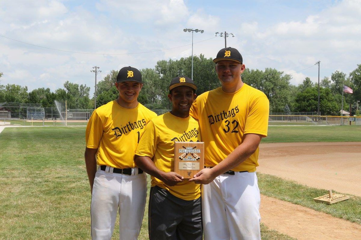 AVEnue1011's tweet photo. Happy birthday @chedge33 !! Glad we gotten to be close friends this year! ⚾️🔥 #boom #itsnotmywallet #birtdags https://t.co/5eyqpq4lQ1