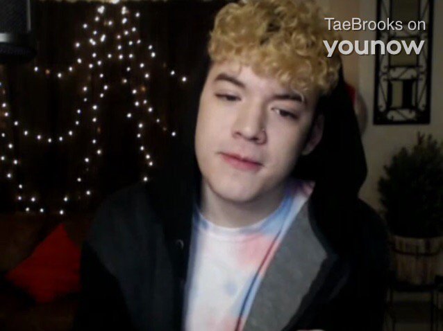 tswag55's tweet photo. 🔴 LIVE @TaeBrooks on #YouNow https://t.co/Pw2YS9fCkk https://t.co/TJmiCi3WJC