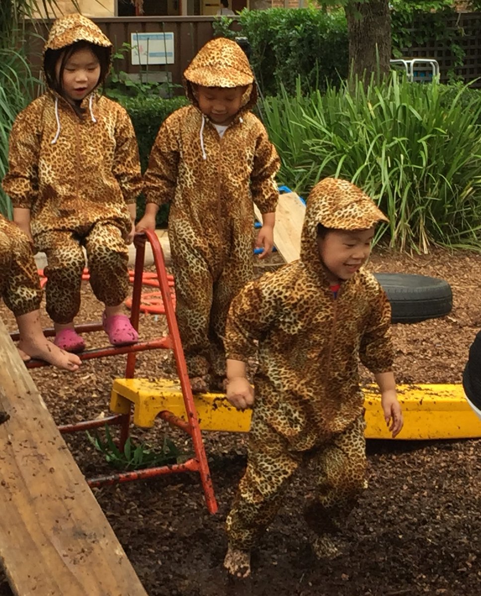 TracyMackeyAU's tweet photo. Happy kids playing, exploring and learning in the mud  @ Top Ryde EL today @NSWEducation @NeshaONeil https://t.co/1i4DGdAoGI