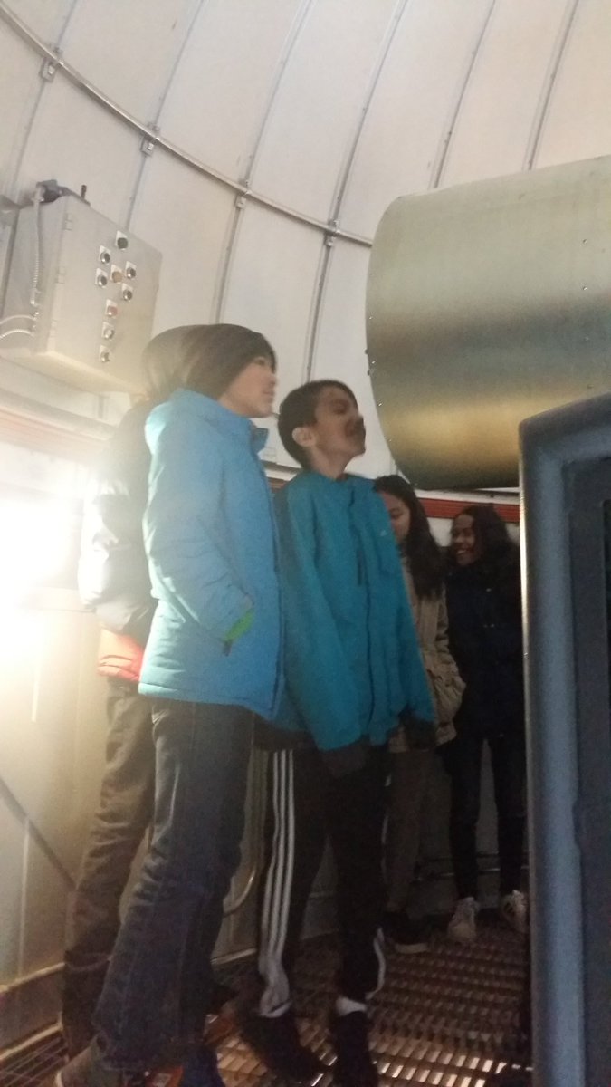 RadomskiClass's tweet photo. Thanks @UofAObservatory for teaching us about #SkyScience. Too bad the clouds didn't cooperate! https://t.co/5aY6CdH4VK