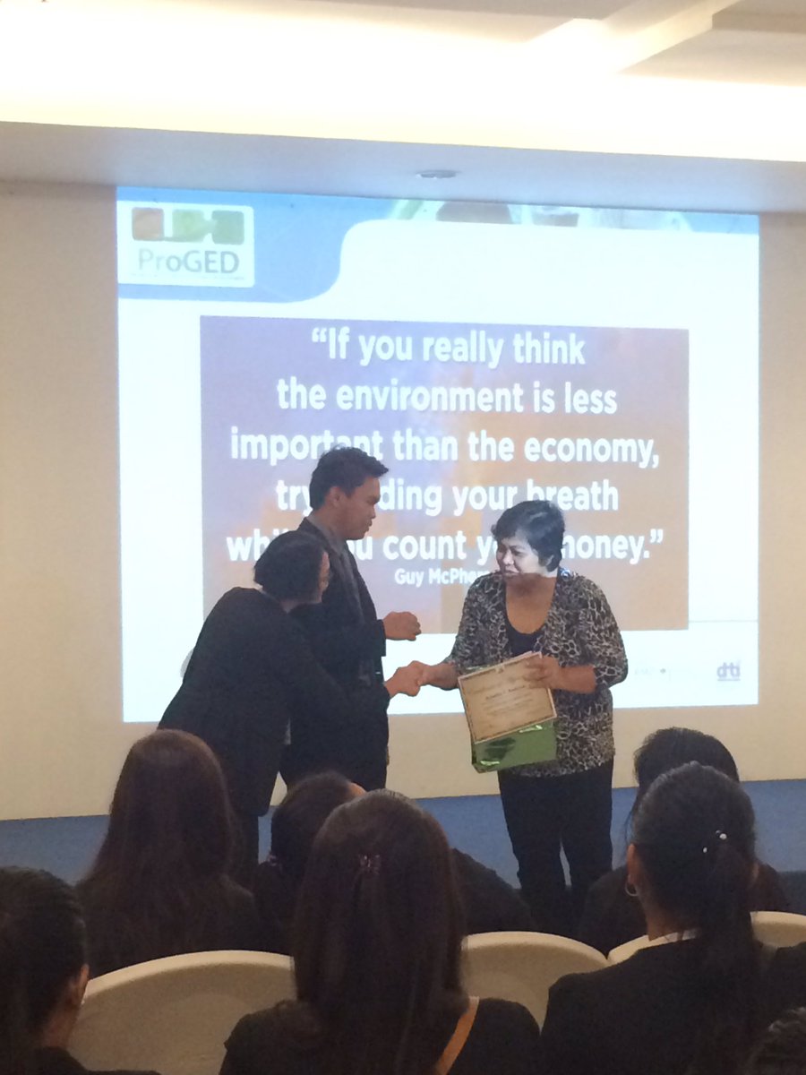 cbsf17official's tweet photo. Awarding the certificates of the first 3 speakers this morning #CBSF2017 #BADays2017 https://t.co/FtziLcTXdF