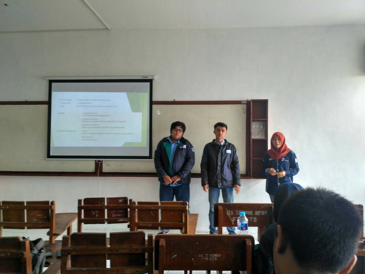 [LIVE REPORT] 
Pemaparan Evaluasi Program Kerja dan Agenda Departemen Sosmas HIMAD3TEKTRO 2016/17