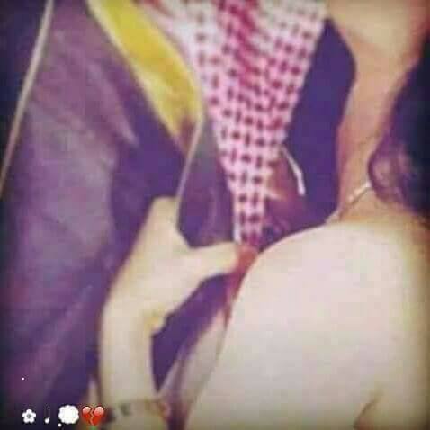 M199990Moha's tweet photo. أقول 
حط ايدك على نبض واسمع دقاته 
في كل دقه انت نبضاته 😙😙😚😚 https://t.co/VralAC3Piy