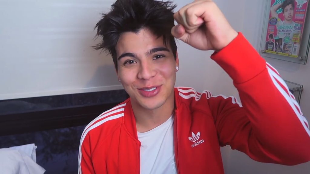 asylxum's tweet photo. Rt si quieres que Sebas gane 

#KCAEstrellaLatina 
#SebastiánVillalobos https://t.co/RGzSXhV8rn