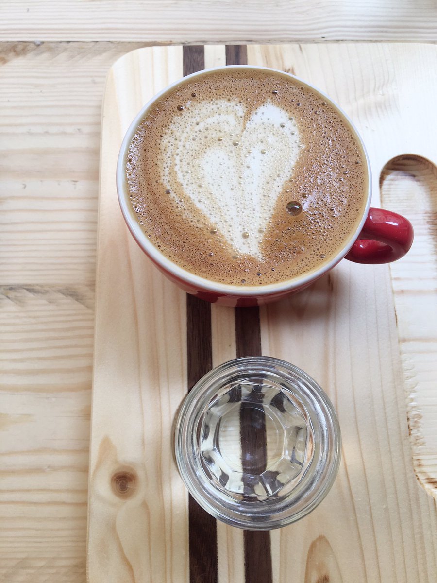 Anna Alfaro tweet media