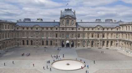 Paris police: Soldier opens fire outside Louvre bit.ly/2l263ni https://t.co/cAozMig04J