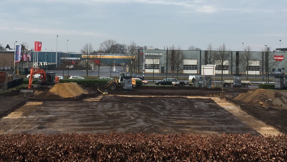 Voor de bouwvak staat hier ons nieuwe bedrijfspand. <a href="/MullerBouwOss/">Muller Bouw b.v.</a> <a href="/ONCE_Cateraars/">ONCE</a> <a href="/AangenaamHeesch/">Aangenaam Heesch</a>