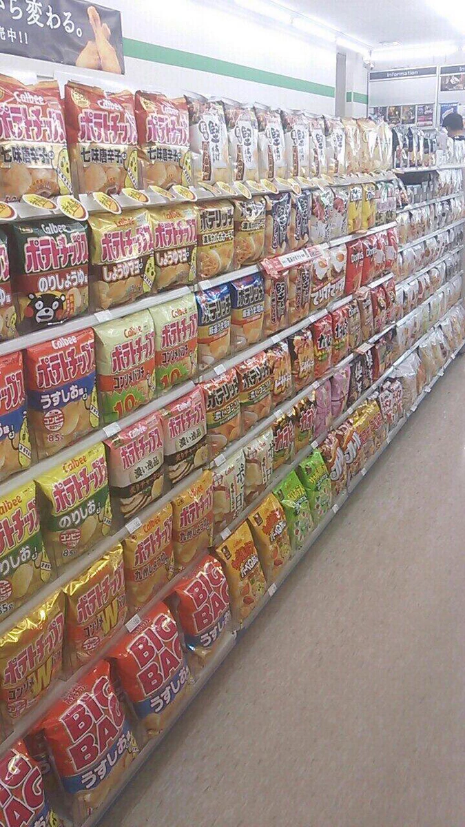 品出しの神がいるコンビニ！きれいに並んだ商品をごらんください。