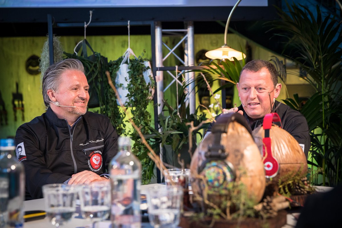 bramkrete's tweet photo. Rudy &amp; Dirk, en @RDFoodRev, nogmaals veel dank voor de presentatie tijdens #VISION17 #Letitgrow @foodinspiration @Leadersclub_be @FIBelgie https://t.co/qjJ31yyLXe