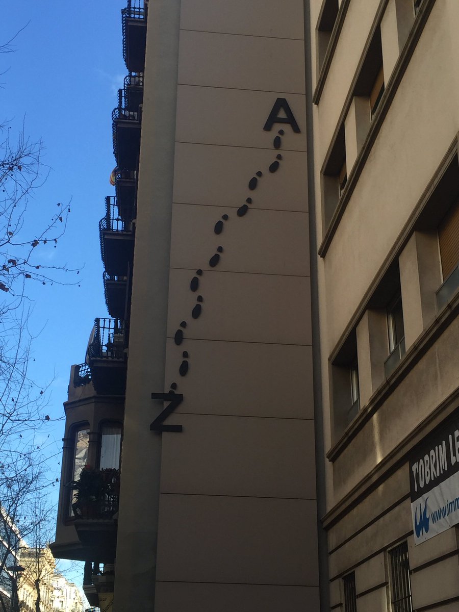 JoanBrossa's tweet photo. #Brossa2Virolai @EscolaVirolai @JoanBrossa i Josep Maria Junoy comparteixen poema visual ja que els dos són clars referents del modernisme. https://t.co/2eMqADqikS