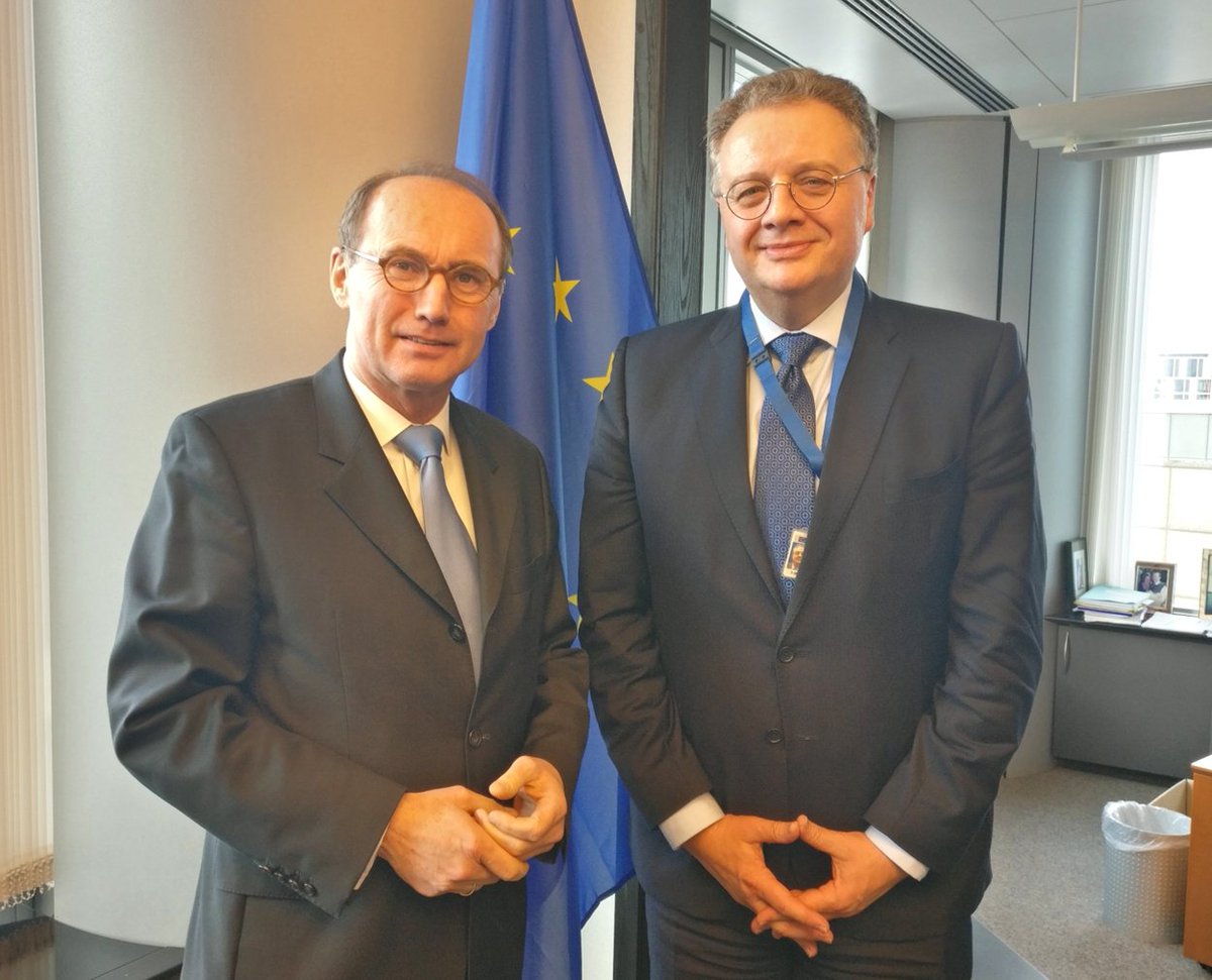 othmar_karas's tweet photo. Intensiver Austausch mit Dr Helmuth Bahn, Leiter d gemeinsamen europäischen Abwicklungsfonds für Banken #SingleResolutionFund @EU_SRB Danke! https://t.co/9TD4eDKdut