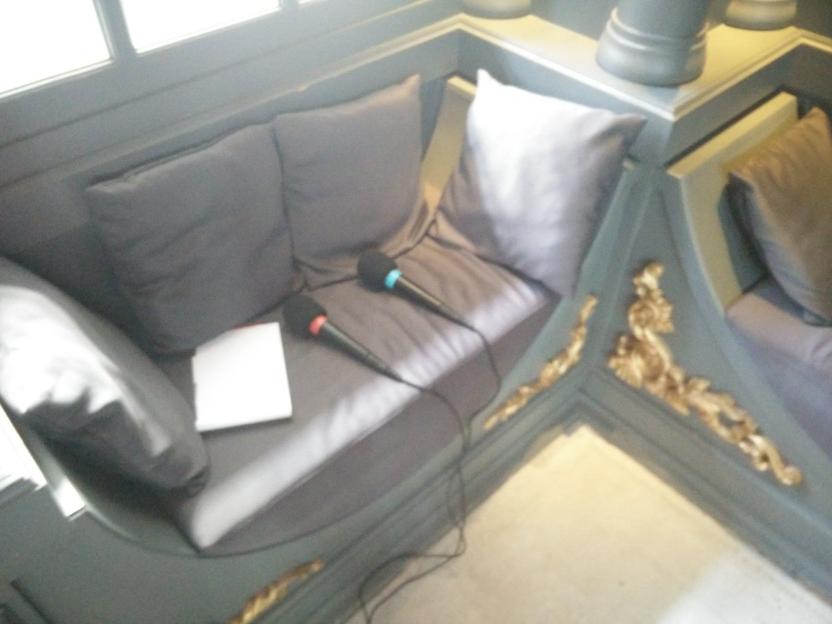 GitMinutes's tweet image. Back in action, recording today at #gitmerge (inside the up-side-down room)