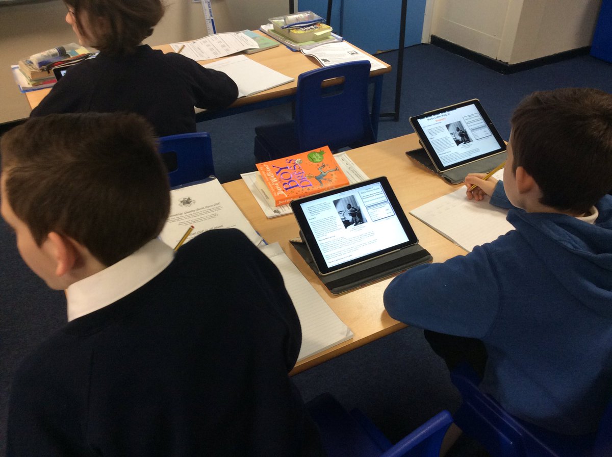 snapewoodpri's tweet photo. Year 6 researching #martinlutherking #greatlearner #inspirationalpeople #Equality https://t.co/rOXaKBVH7W