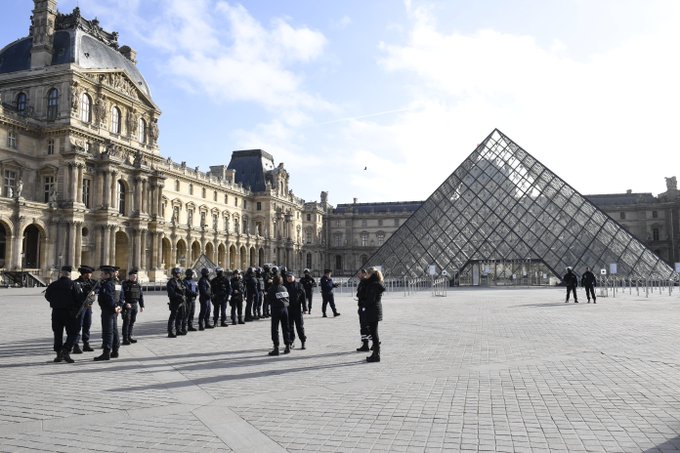 Voir l'image sur Twitter