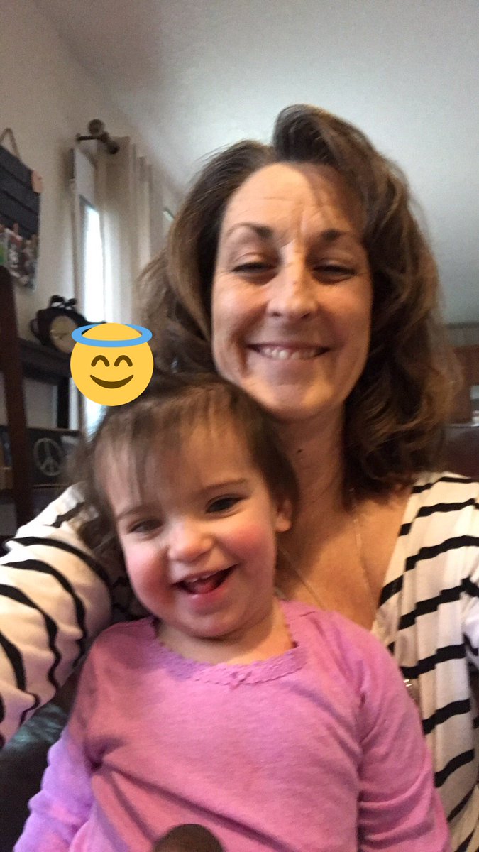 prinzs_diana's tweet photo. Got an overnight visitor thanks to our fickle #oregon #weather #toddlerlife #LoveBeingHerNana #SKB2 https://t.co/r5OWmhlV97