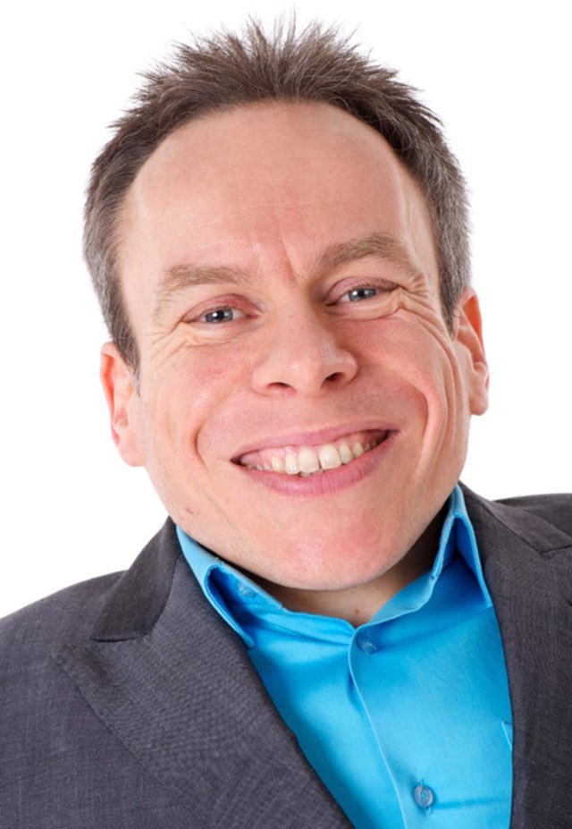 Happy 47th Birthday to the azing actor Warwick Davis! He played Griphook and Professor Flitwick in Harry Potter   