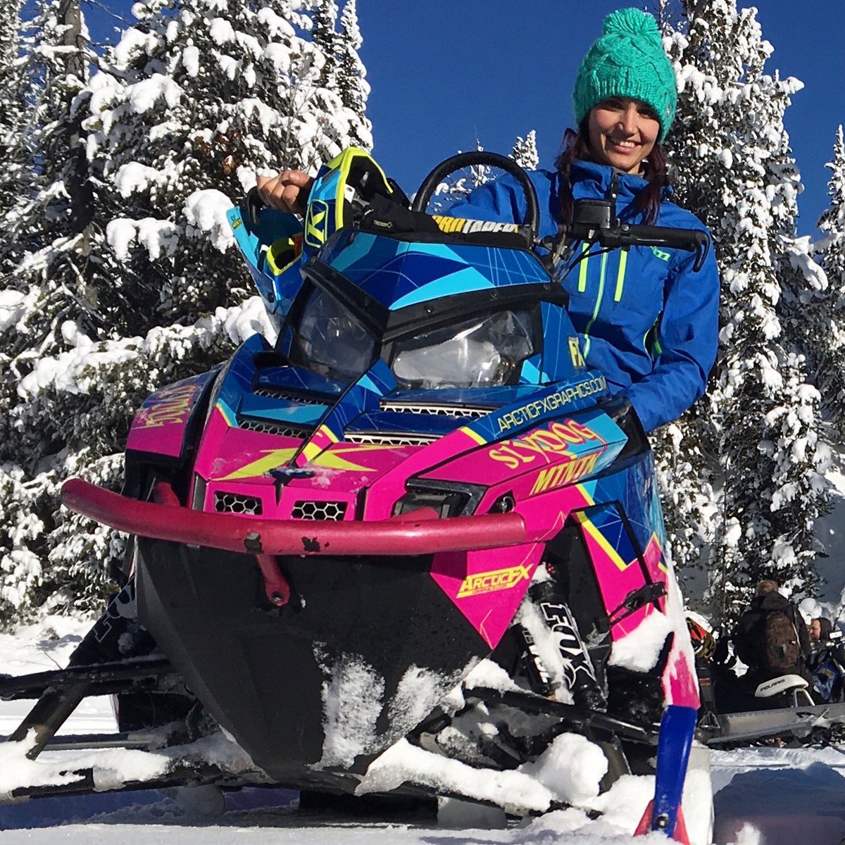 TheSledderGirl's tweet photo. So excited about all the 🌨❄️ in the forecast! @KlimUSA @SlyDogSkis @Arctic_FX @lipzipz @BAXwarriors @contour_cam #KLIMGirls #KLIMLife https://t.co/jAbwm19RPq
