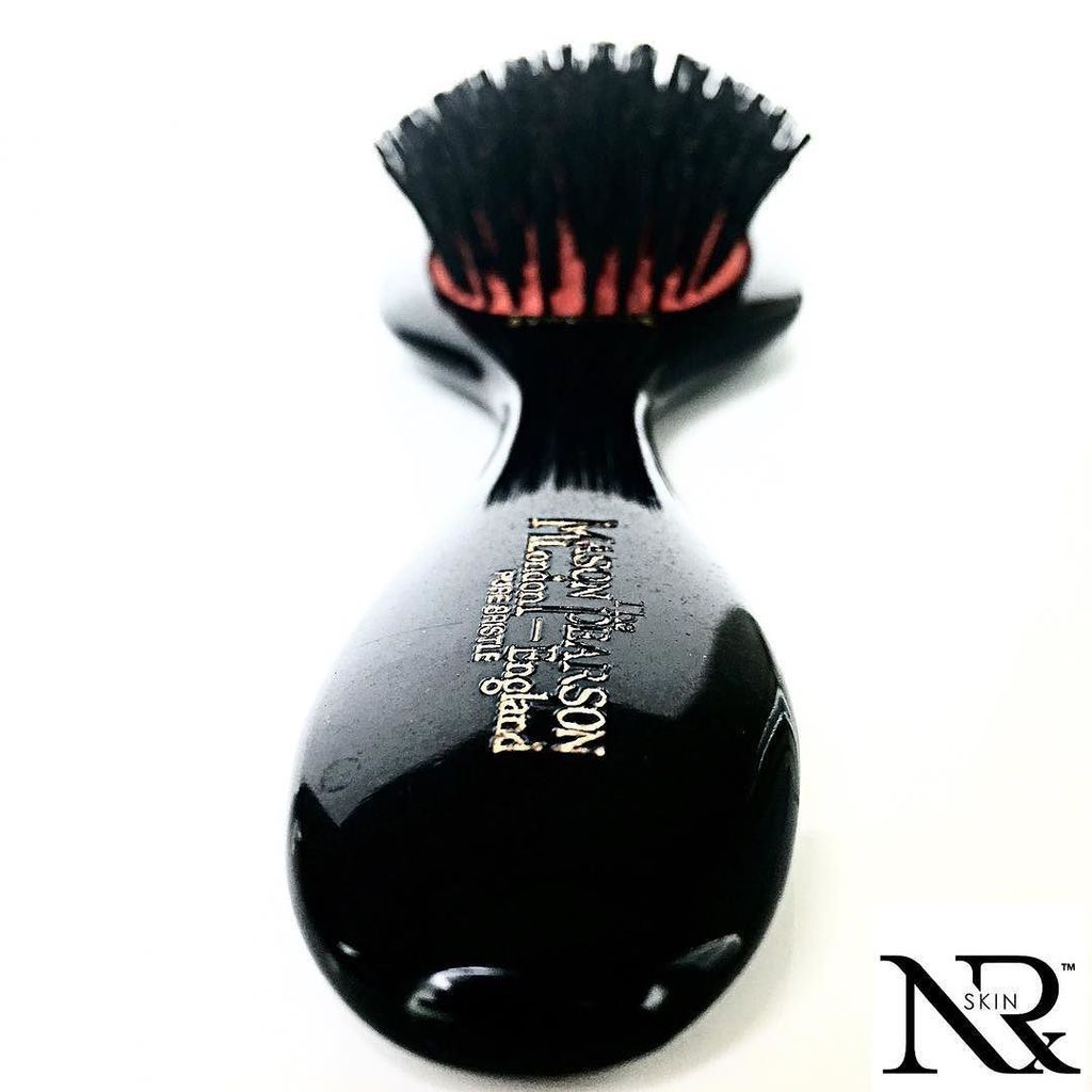 NRxSKIN's tweet photo. Don't forget those hair Tools need a little de-funking! 
Check out my Oosouji blog to find… https://t.co/wdTirwmHfc https://t.co/wK7tlwNtyV