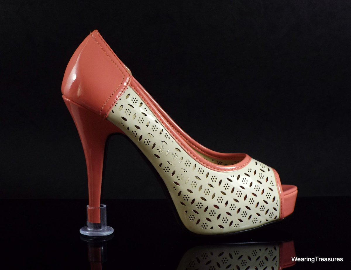 NunukiShop's tweet photo. HEEL PROTECTORS 1, 2, 3 or 5 pairs, round base, bride shoes,… https://t.co/Yc337PCU2v #heelprotectors #HeelProtector https://t.co/bZGQ9YjLHY