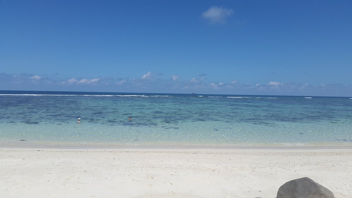 Beautiful day in the #SeychellesIslands 
Sun ✔ Sand ✔ Sea ✔ 
#Seychelles #MoyenneIsland #StAnneMarinePark #Paradise  #Travel