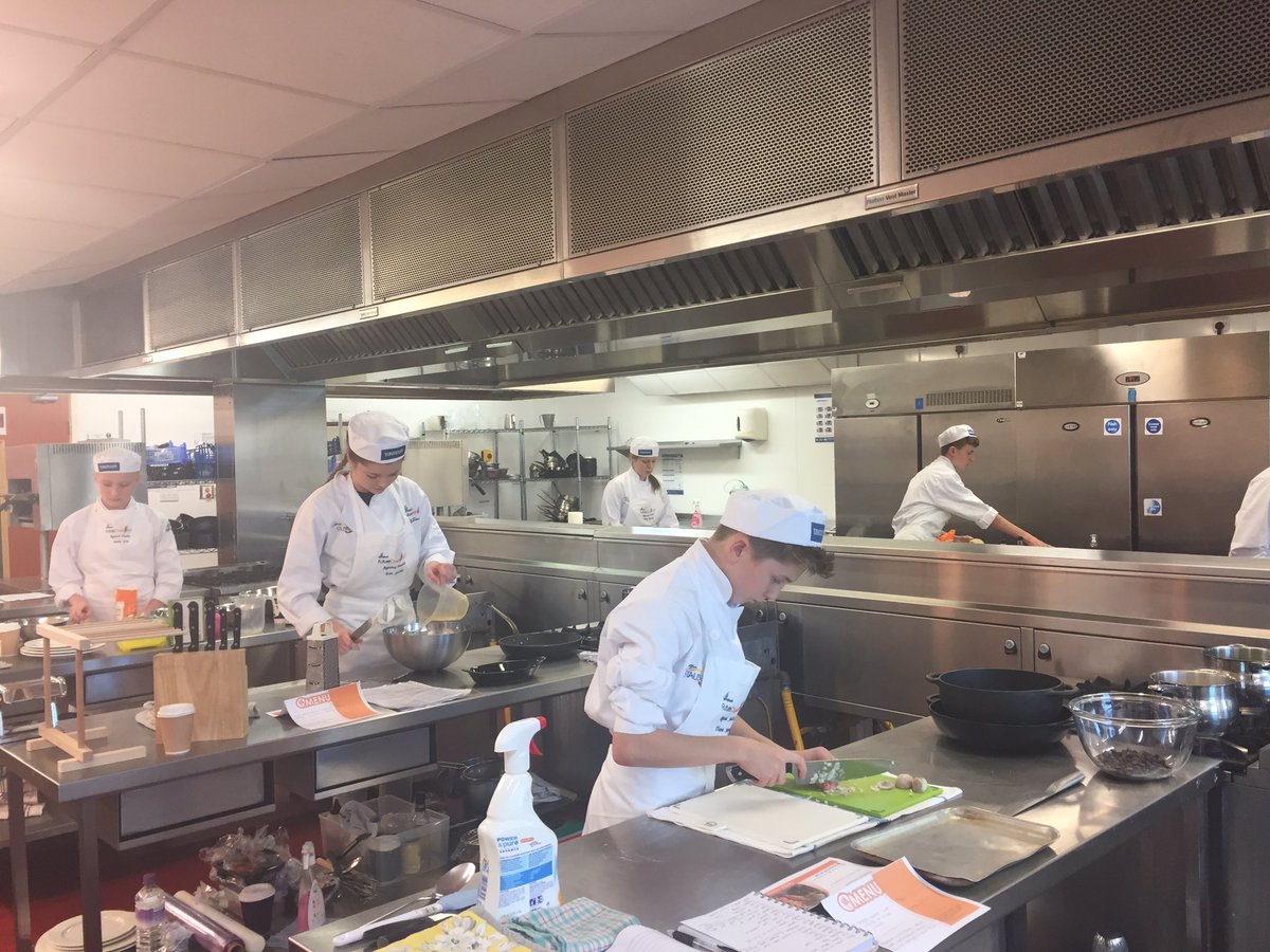 SBFutureChef's tweet photo. Off we go @Lborocollege East Midlands Regional Final https://t.co/oFXh3gsnZz