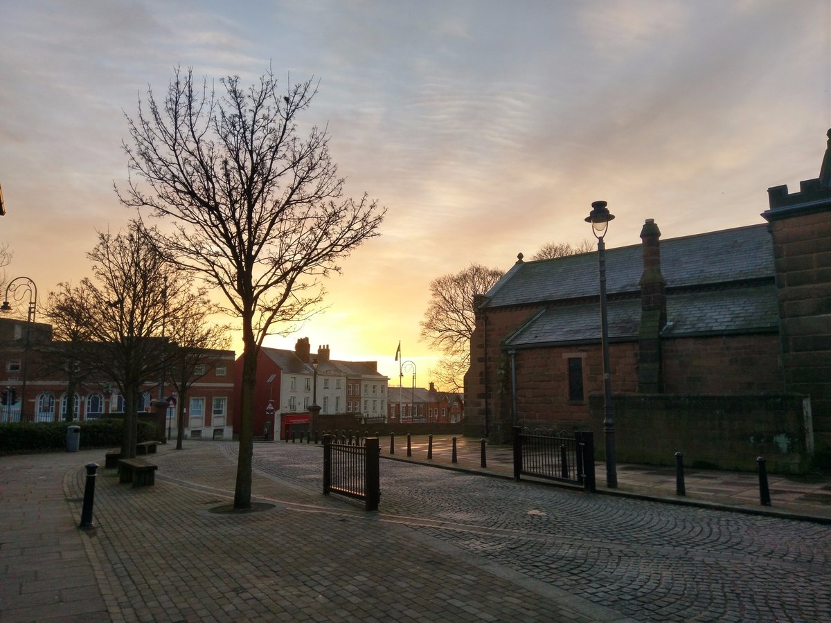 YMPrescot's tweet image. A perfect morning over Prescot today......perfect for viewing houses! Call us 0151 426 0302 to view! Still some slots over the weekend left!