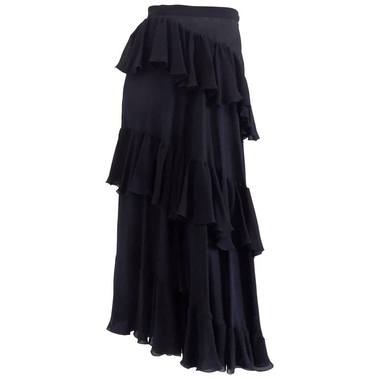 WonderlandCapri's tweet photo. #NewIn 
#Valentino #Gowns #Skirts #Dresses #MuseumPieces
#Black #White
Check out our Valentino Inventory https://t.co/vIKr6agWzE https://t.co/MdoE00Yf15