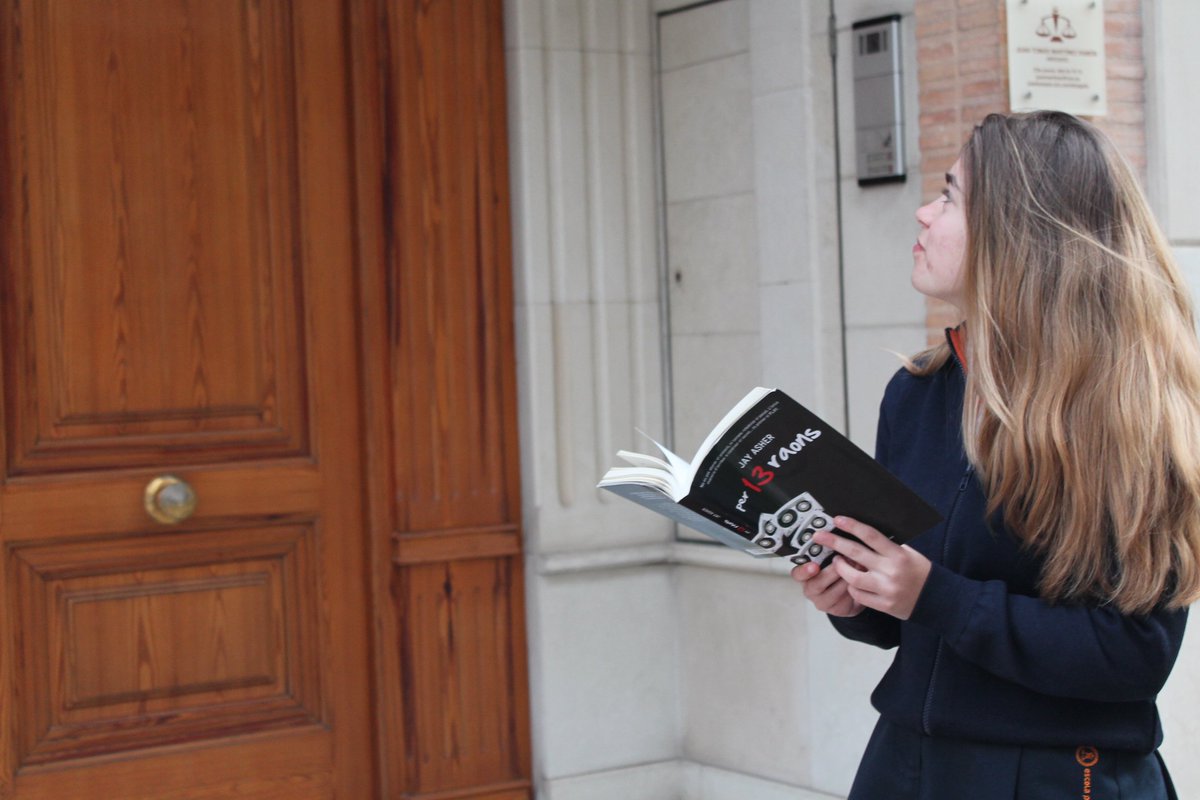 tretzeraonetes's tweet image. Cinquena raó de les tretze #CECVContemLecturaAVL Coordenada D4. Resseguim les pistes.