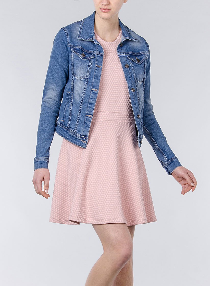 New Post! La cazadora denim, ¡un clásico con cientos de posibilidades!
mariomontesmodas.com/productos/muje…